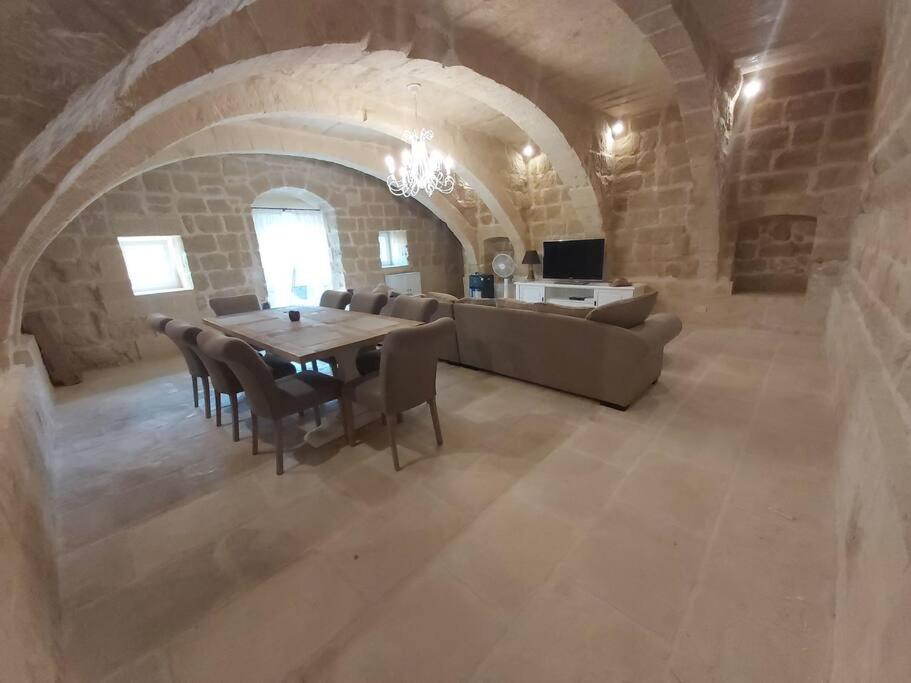 Farmhouse Villa With Large Pool And Garden In Gozo Għarb Exterior foto