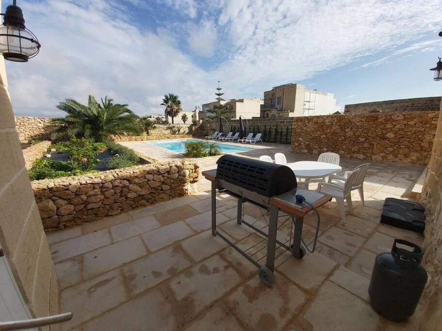 Farmhouse Villa With Large Pool And Garden In Gozo Għarb Exterior foto