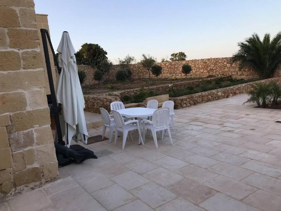 Farmhouse Villa With Large Pool And Garden In Gozo Għarb Exterior foto